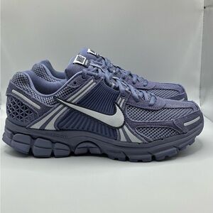 Nike Zoom Vomero 5 (Women's)